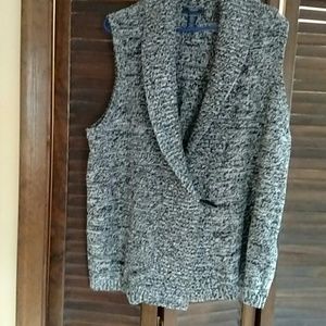 Sweater vest